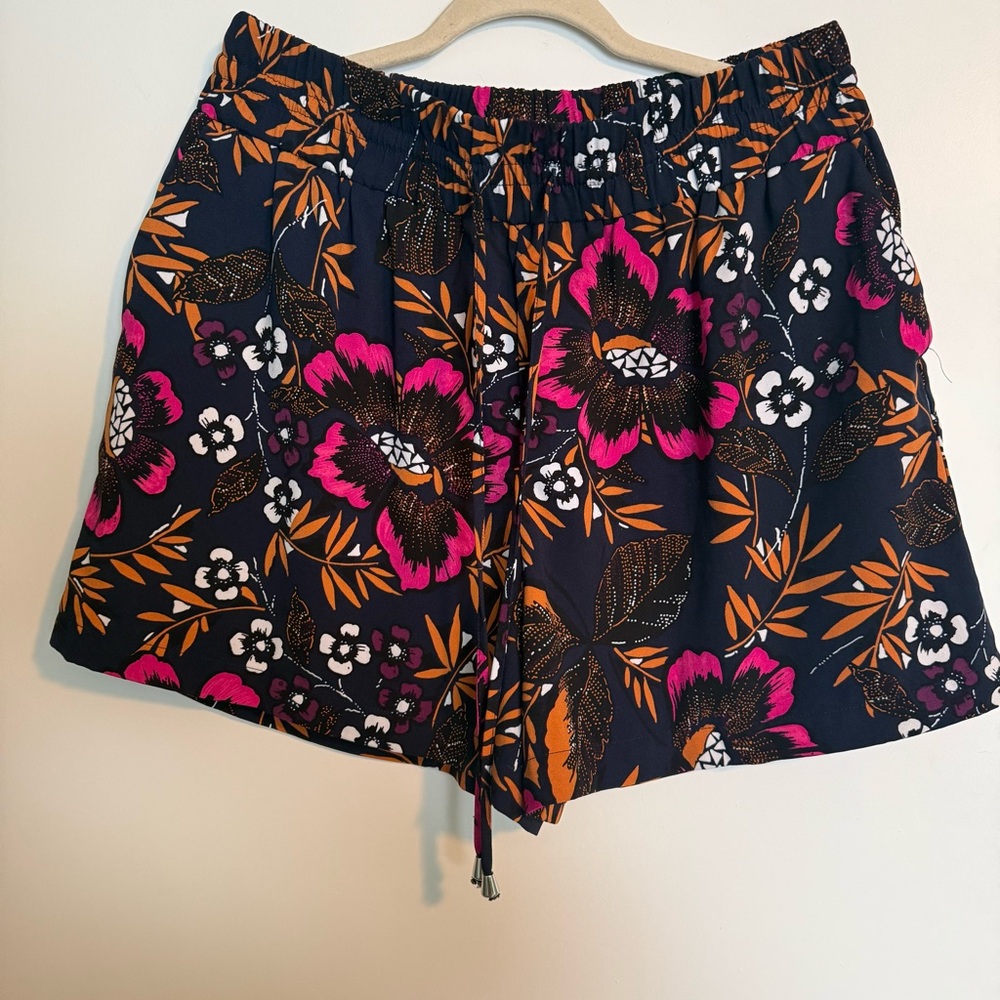 A NEW DAY HIGH WAISTED FLORAL PRINT ELASTIC SHORTS